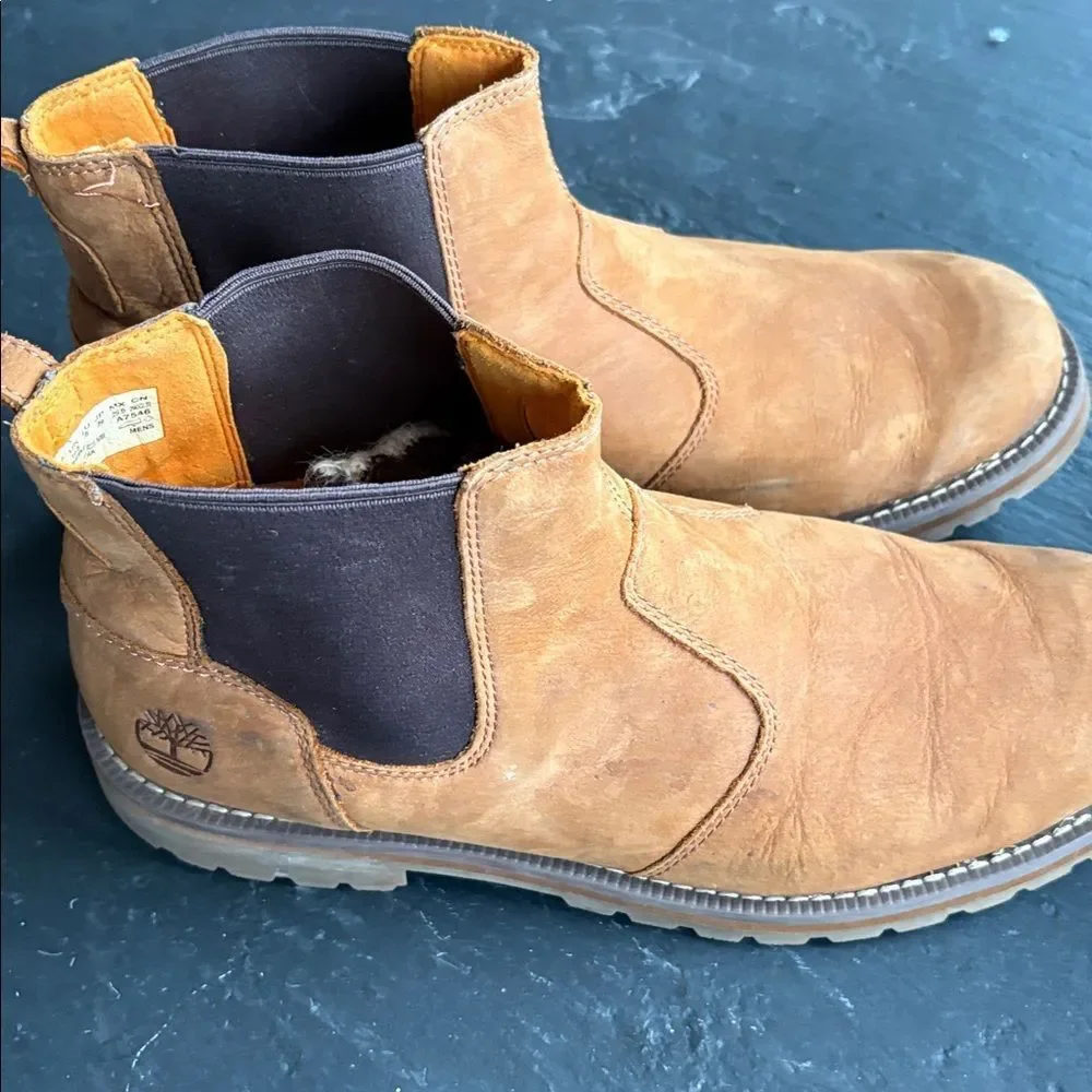 Timberland men's Chelsea suede pull on boots in color saddle size 11 excellent
